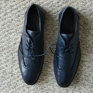 Men blue Dress Shoe Brand New Never Wore.